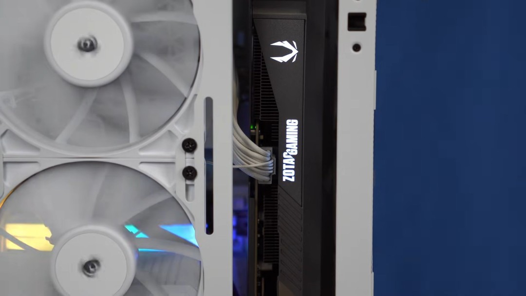 显卡接口烧毁频发 用原装线还是转接线?厂商各执一词