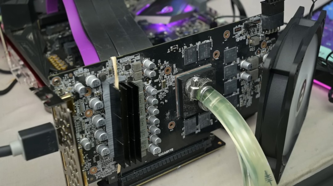这才是真水冷!RTX 2060“浇水”后温度暴降42℃